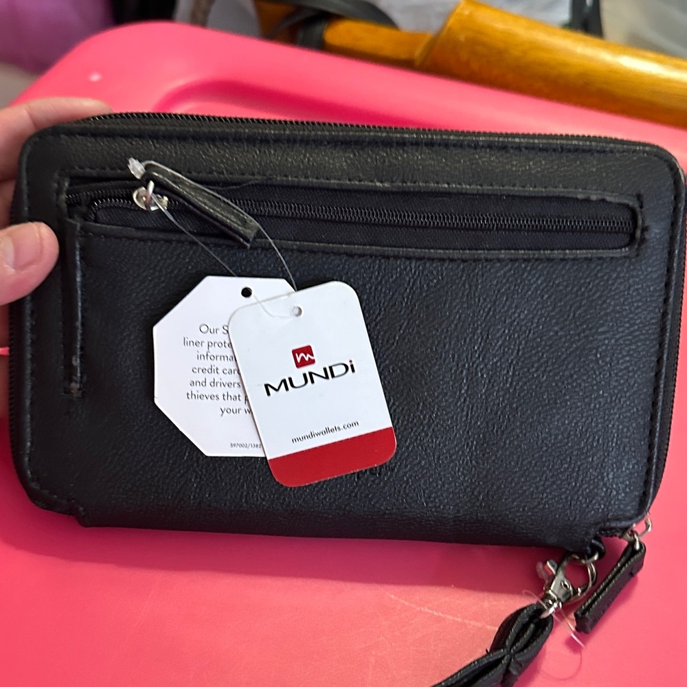 Mundi Black phone wristlet